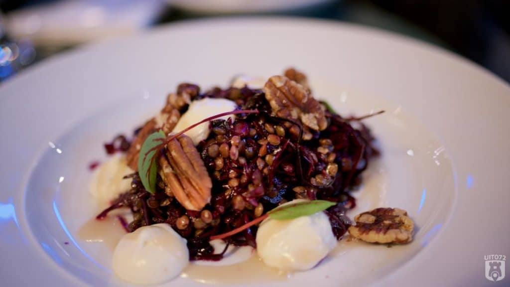 Hofman Alkmaar linzen rode ui kool salade