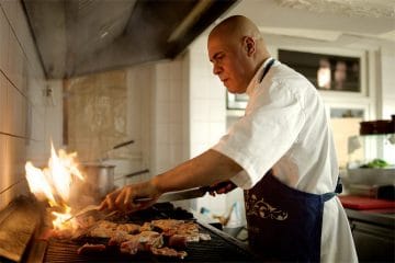 Gunnay in de keuken van Agam Alkmaar