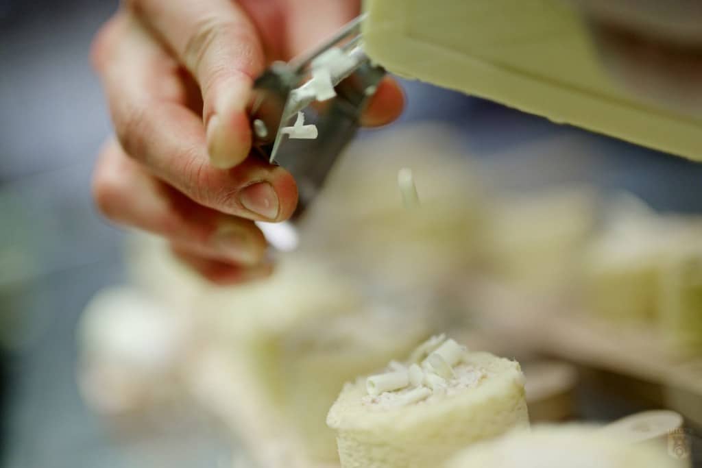 Mont d'or stammetje met bosvruchtenmousse en witte chocolade
