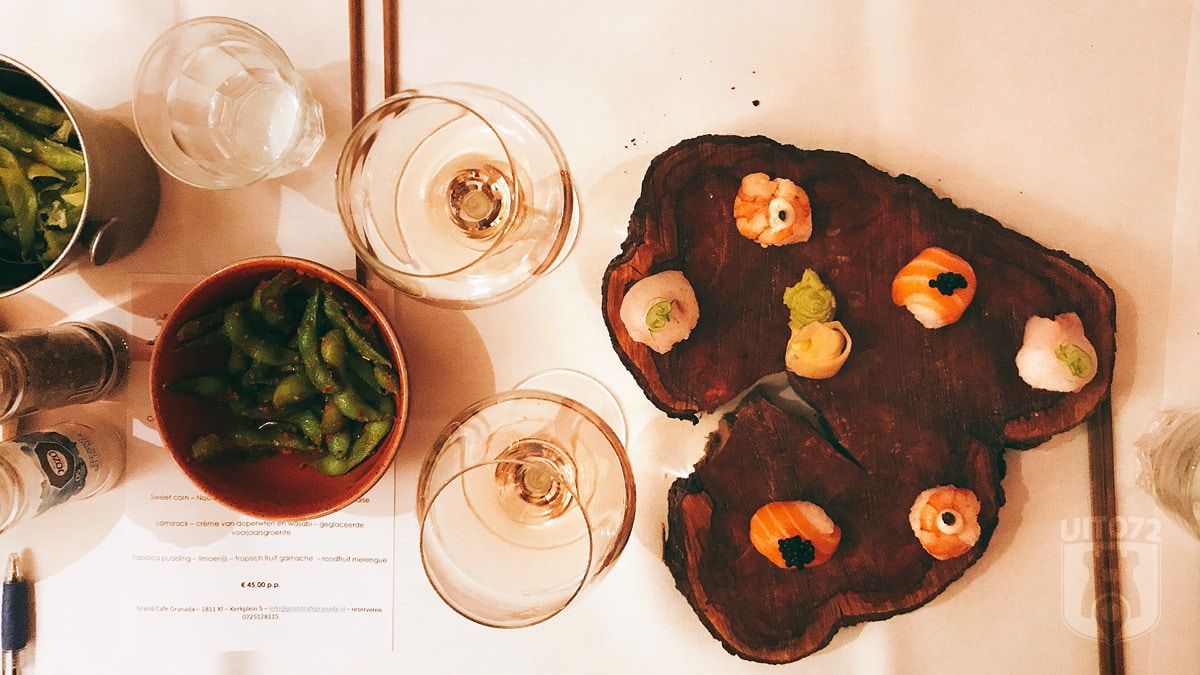 Temari sushi mix met gamba's, zalm en zeebaars