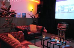 Spotlight karaoke room binnen
