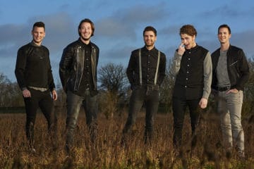 Van Huys Uit in het gras