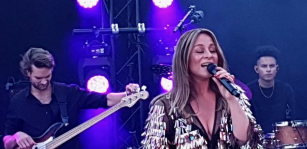 Rooftop- Show-Victorie-Alkmaar-Trijntje-Oosterhuis3 - UIT072