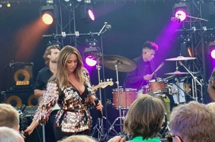 Rooftop- Show-Victorie-Alkmaar-Trijntje-Oosterhuis6 - UIT072