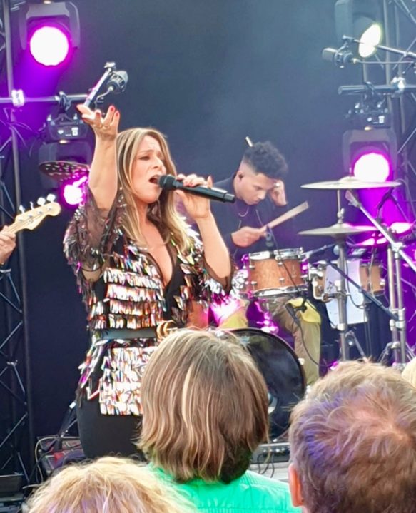 Rooftop- Show-Victorie-Alkmaar-Trijntje-Oosterhuis8 - UIT072