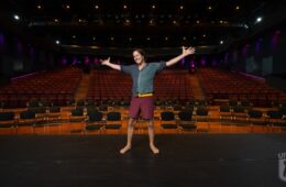 Friso (Ashton Brothers) op toneel