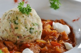 Heel Alkmaar eet zuurkool met zoete aardappelpuree