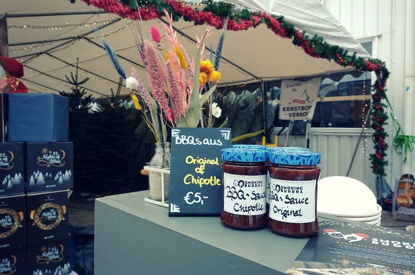 Kerstbomen Drive Through Smoking Buddha