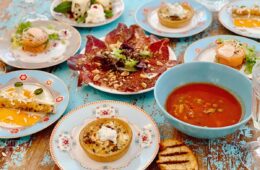 Amusebox Alkmaar: tafel vol lekkers