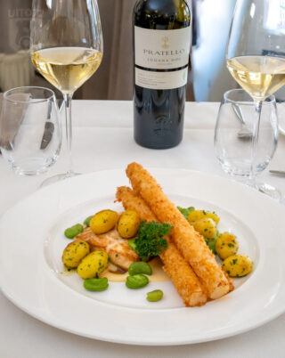 Gebakken heilbot met Hollandse asperges en Lugano wijn