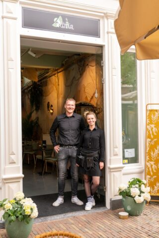 Miss Central: Jeffrey & Mariska