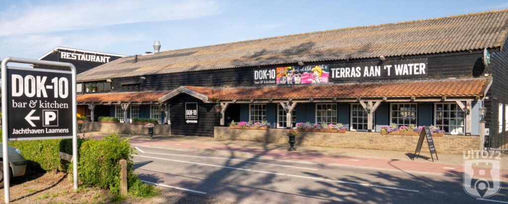 Dok-10 Akersloot: buitenkant