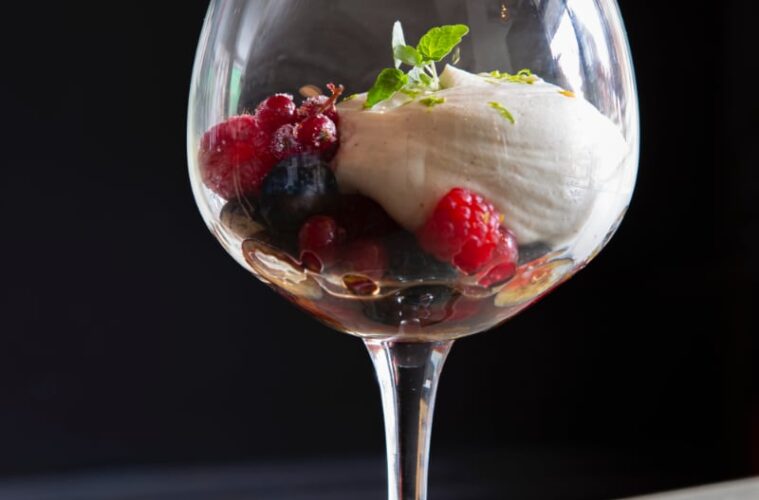 panna cotta rood fruit