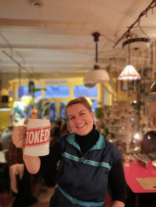 Sophie van SOEPP met STOKED-bierpul