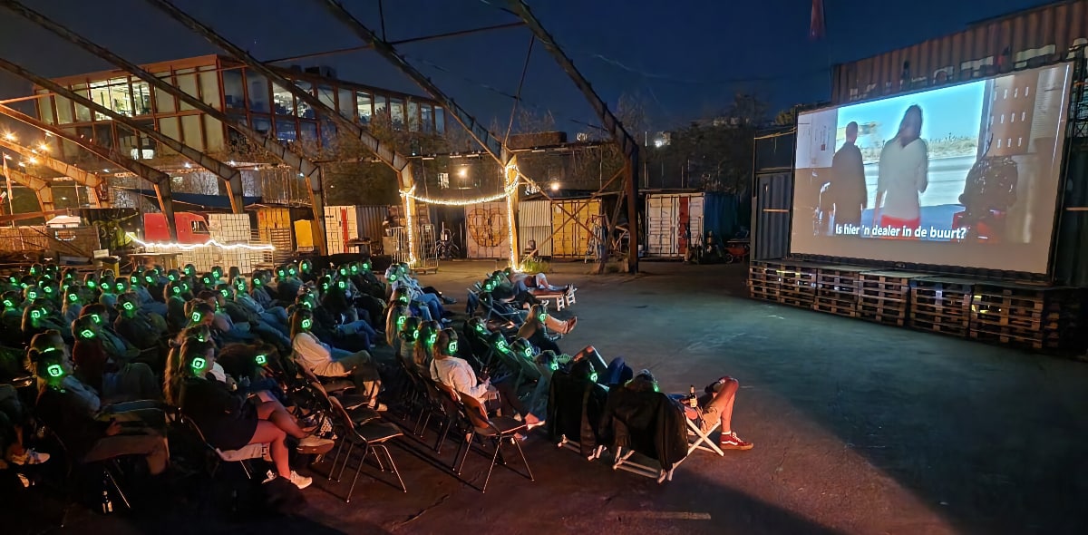 Openlucht bios op het HAL25 terras